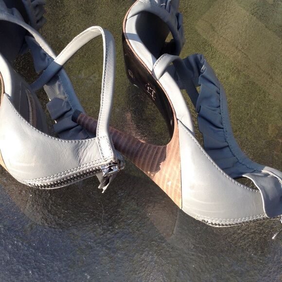 BCBGMAXZRIA Gray Leather Sandals - Picture 6 of 6